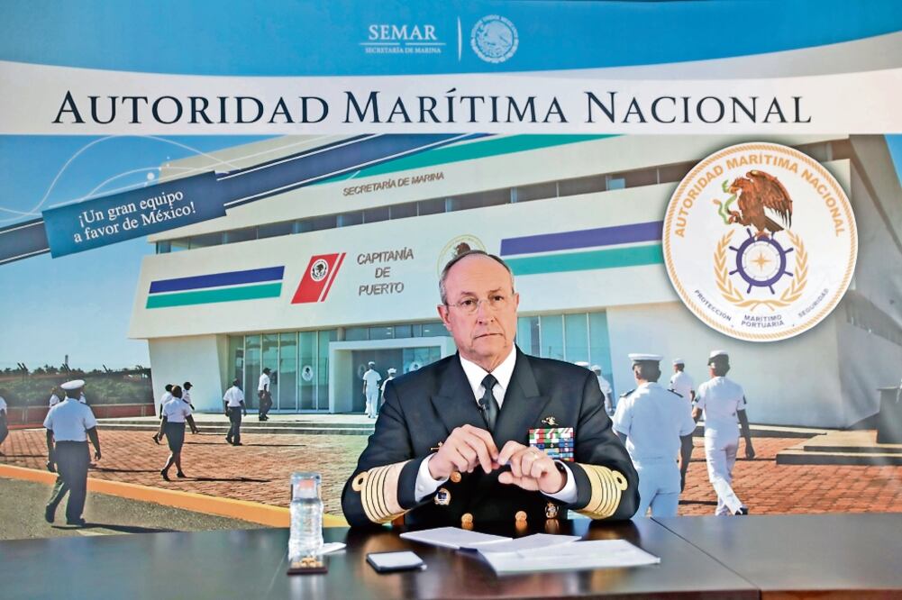 El secretario de Marina, Vidal Francisco Soberón Sanz, explica que cambiar de nombre no modifica atribuciones, porque operativamente la Semar tiene doble función, la de Marina de Guerra y la de Guardia Costera (IVÁN STEPHENS. EL UNIVERSAL)