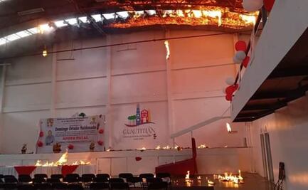 Se incendia gimnasio municipal en evento del Sindicato de Trabajadores de Salud en Cuautitlán 