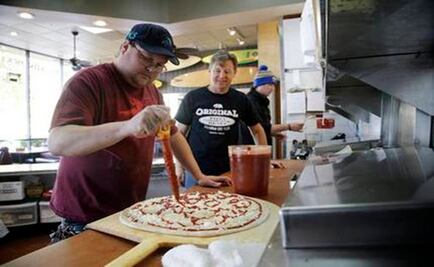 California's US$15/hour wage could help workers, cost jobs