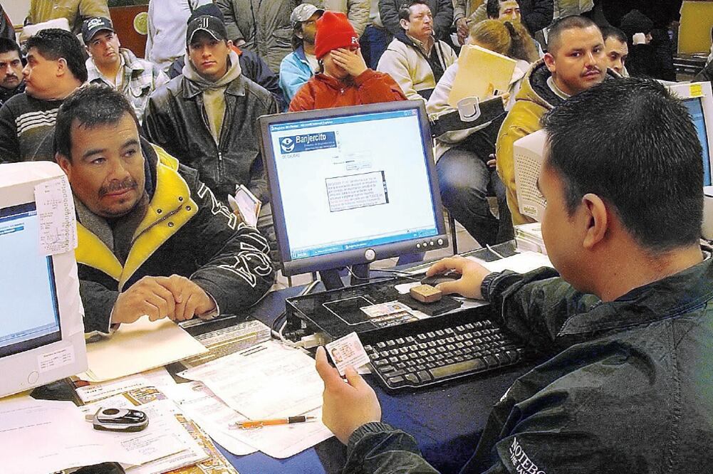 Los trámites que serán digitalizados abarcan diversas dependencias del gobierno estatal, principalmente las que tienen mayores cargas de trabajo (ARCHIVO EL UNIVERSAL)