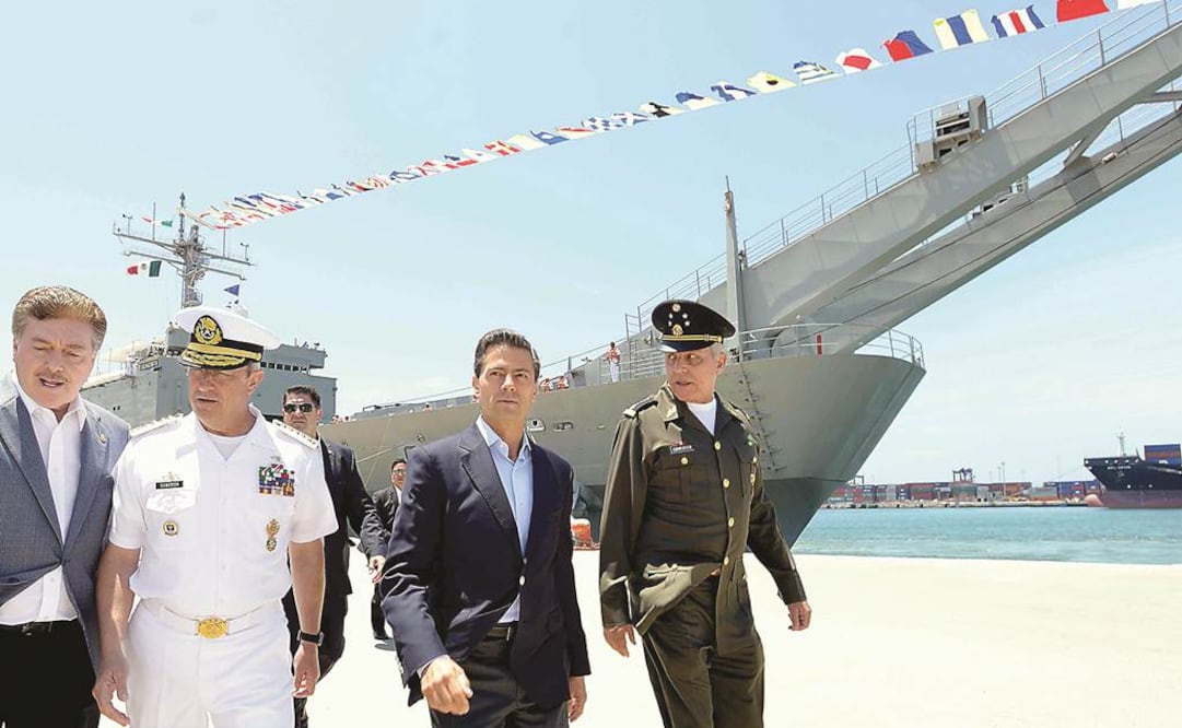 El presidente Enrique Peña Nieto encabezó  en Ensenada, Baja California, la ceremonia conmemorativa por el Día de la Marina 2015. Destacó que  el sector marítimo ha registrado avances logísticos y estructurales importantes./Especial