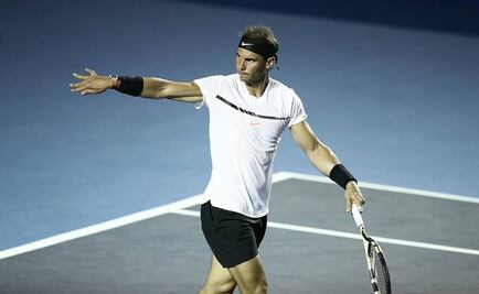 Rafael Nadal camina a cuartos de final
