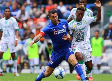 Pedro Aquino descarta llegar a Cruz Azul