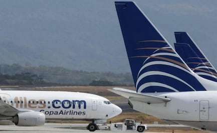 Detienen a pareja por intentar tener relaciones en pleno vuelo; aerolínea podría sancionarlos o vetarlos