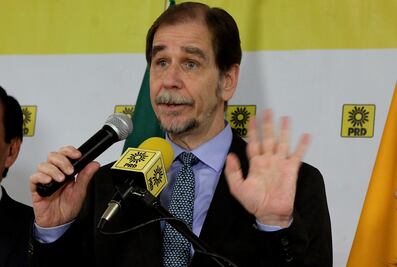 Basave prevé reformas a estatutos del PRD para dirigencia
