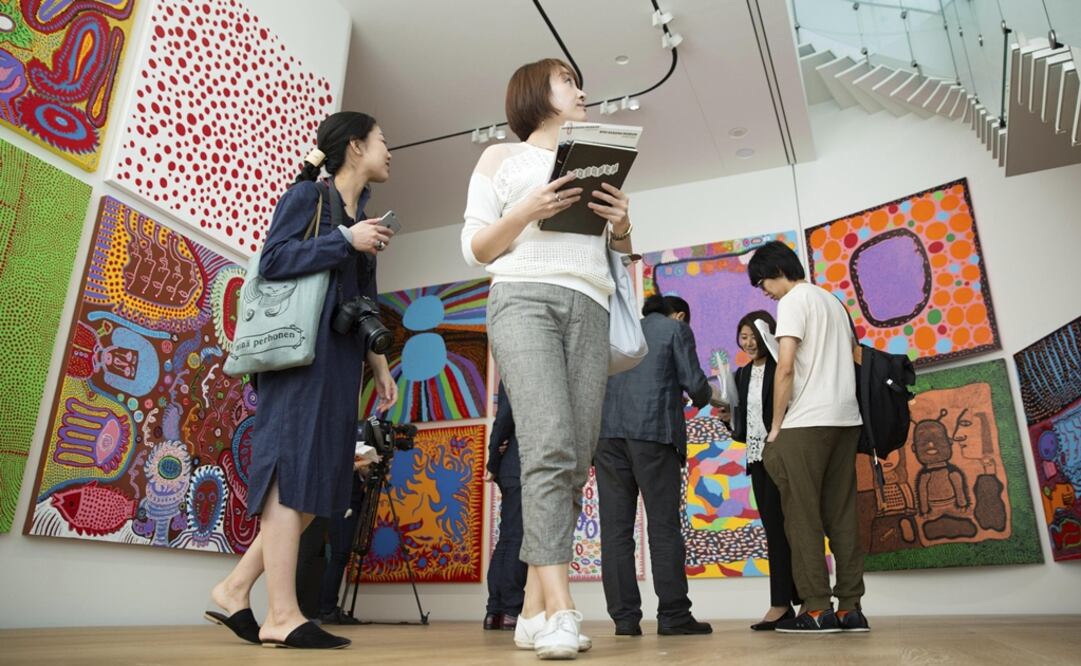 El primer museo dedicado en exclusiva a Yayoi Kusama abrió hoy sus puertas en Tokio, con una selección de piezas inéditas de esta creadora que sigue cultivando su inconfundible estética psicodélica.