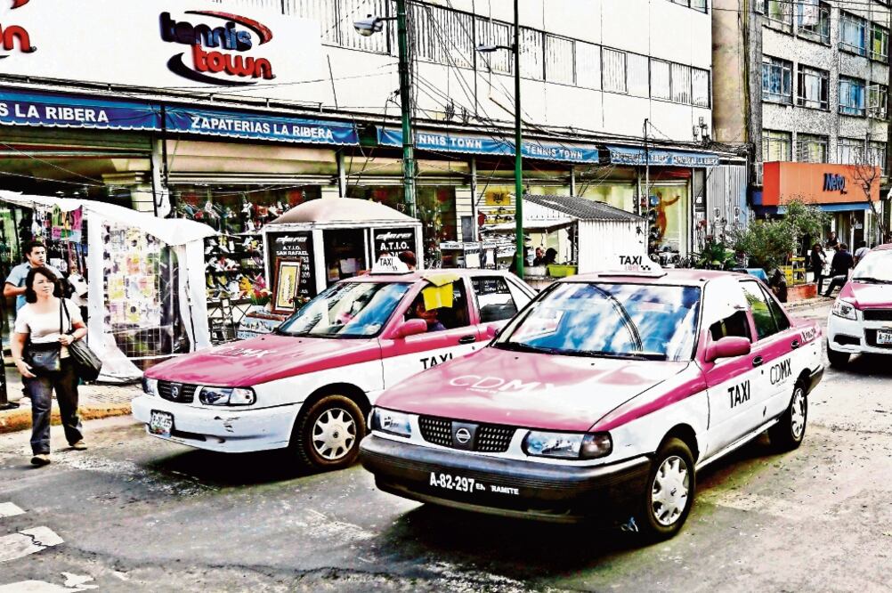 A partir de mayo, los autos de alquiler deberán usar una tableta electrónica para ofrecer el servicio. (ARCHIVO EL UNIVERSAL)