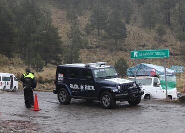 Por caída de aguanieve impiden acceso a paseantes al Nevado de Toluca