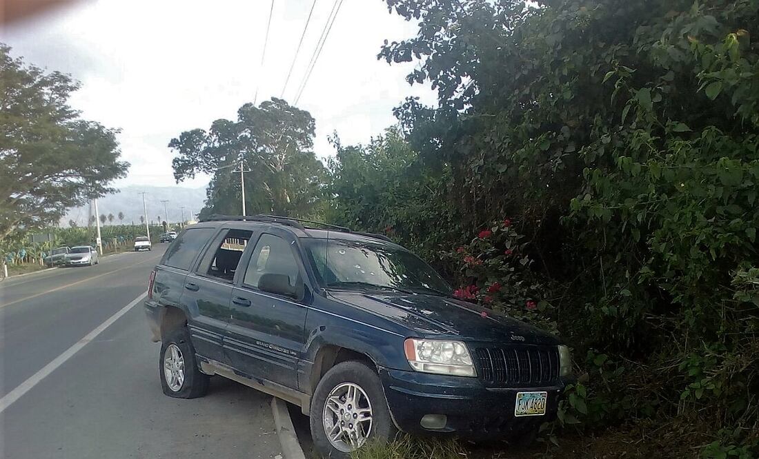 Los reportes policiales indican que los criminales ingresaron a Coahuayana en dos camionetas; una quedó baleada en el primer encontronazo (Foto: Especial)