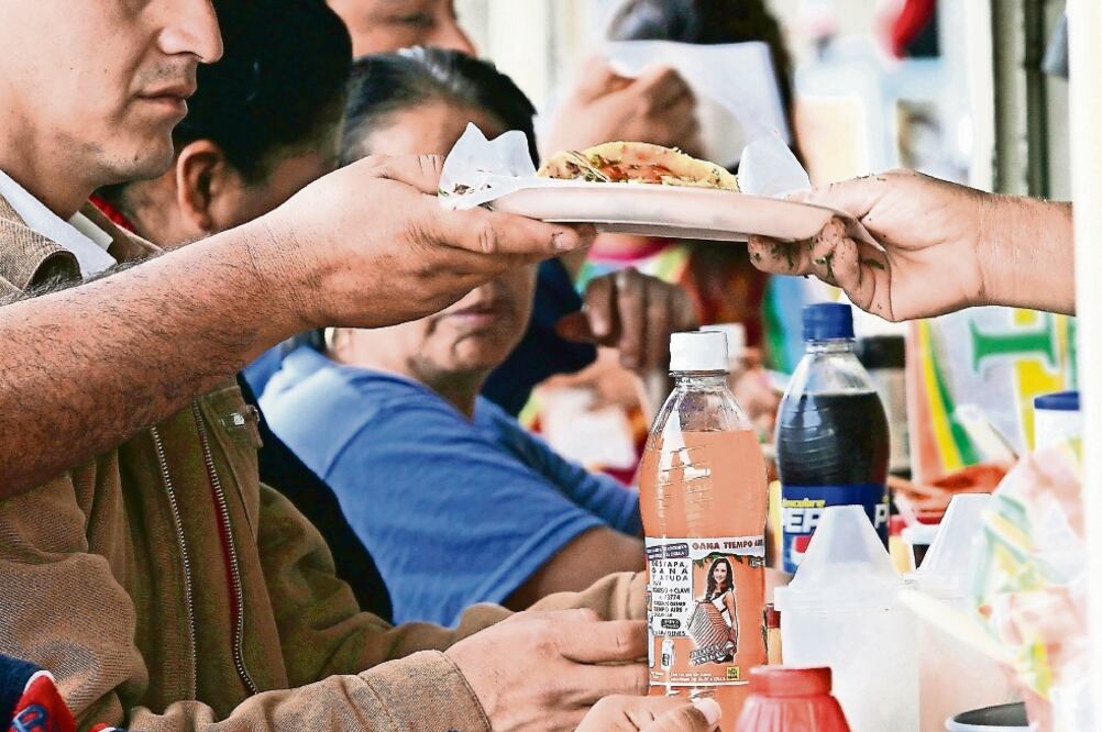 Aunque detractores de las refresqueras afirman que los donativos a diversas organizaciones no son ilegales, opinan que el objetivo es moldear evidencias científicas a su favor (ARCHIVO EL UNIVERSAL)