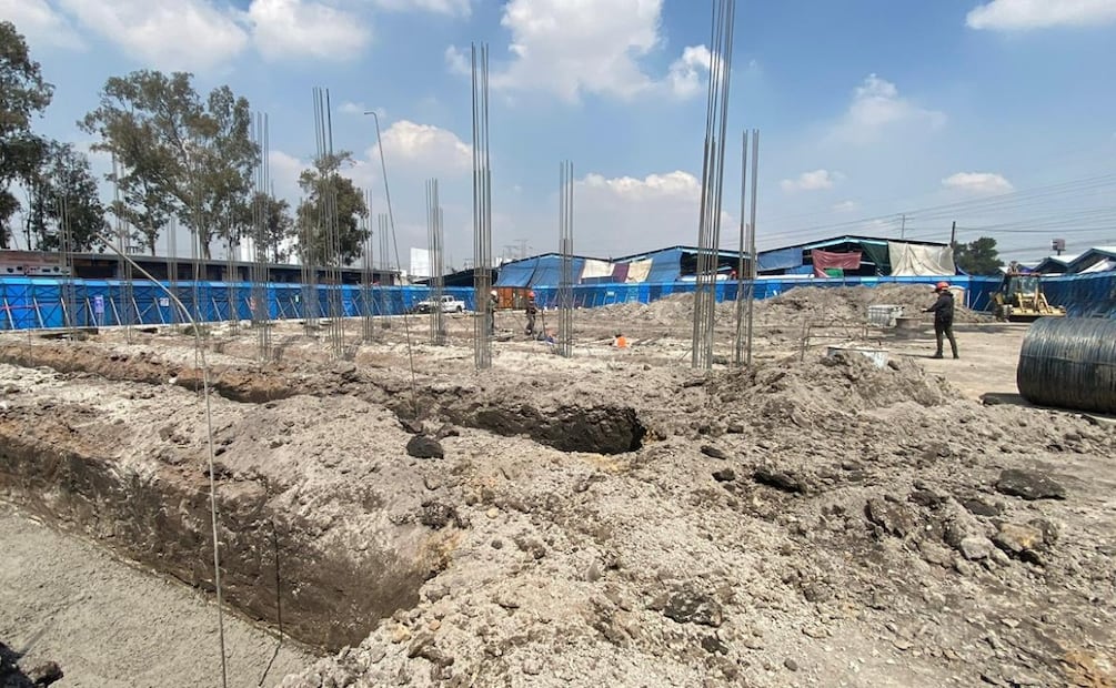 La reconstrucción del mercado de Flores y Hortalizas se encuentra aún en una fase inicial (26/12/2025). Foto: Especial