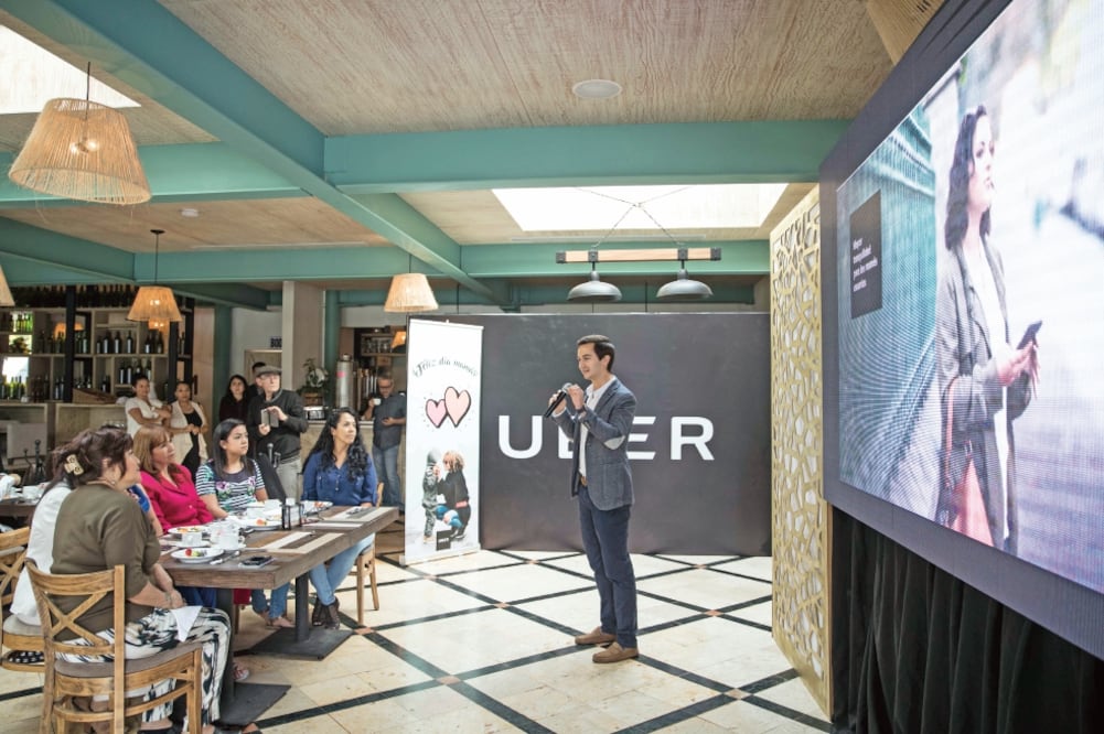 Reco nocimiento. Madres de familia compartieron sus historias en un evento de Uber para reconocer a su equipo. (GERMAN ESPINOSA. EL UNIVERSAL)