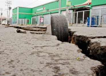 Se abre grieta en Los Reyes; indagan causa