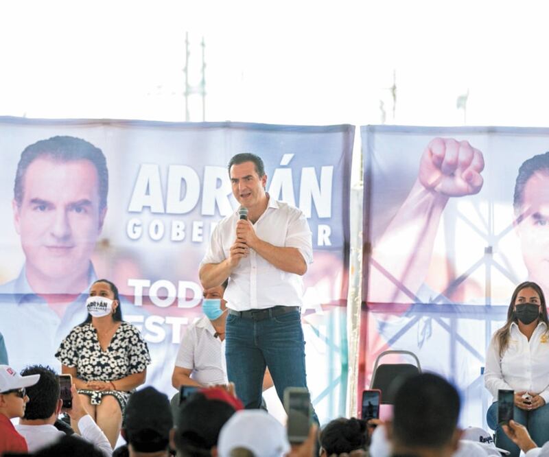 Adrián de la Garza señala que a sus simpatizantes los acosan para que lo acusen. Foto: ESPECIAL