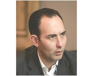 Gil Zuarth solicita amparo contra revisión de sus finanzas