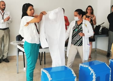 COVID-19: The Mexican women making masks for healthcare workers in Chiapas