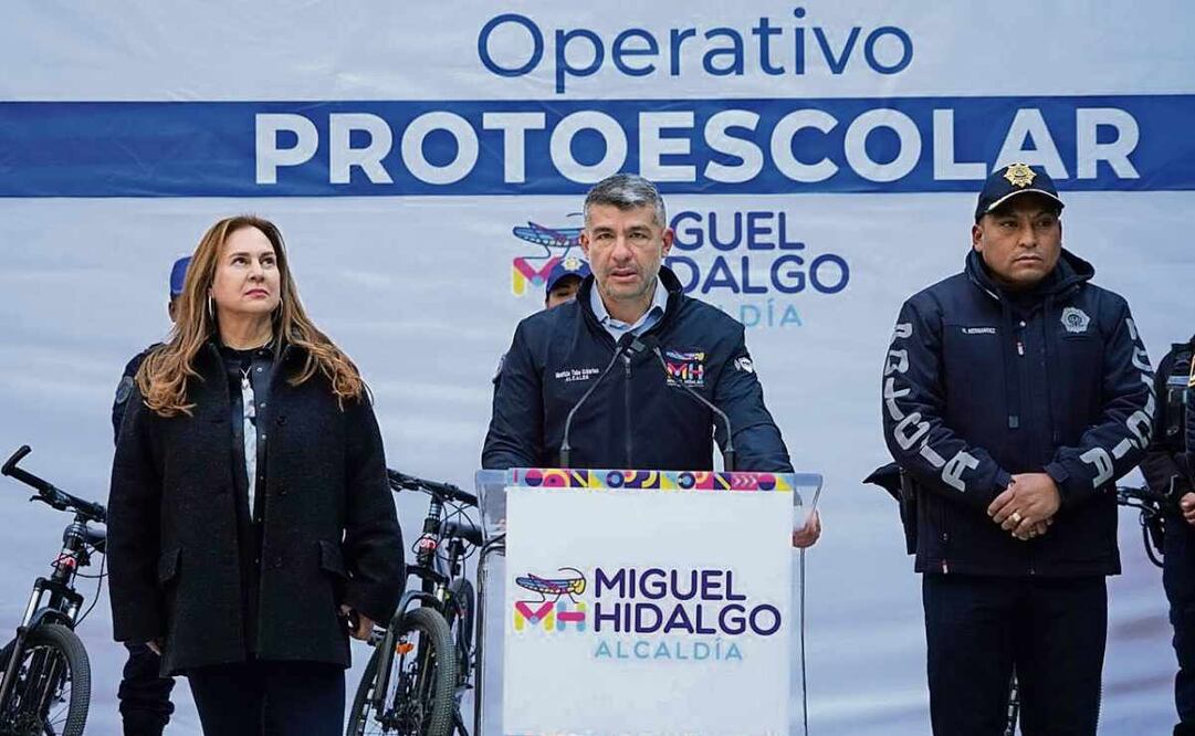 El alcalde de MH reconoció el esfuerzo de la SSC que estableció 80 puntos de presencia en las escuelas en los horarios de entrada y salida. Foto: Especial