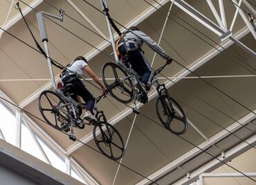Kinezis: súbete a sus bicicletas a más de 10 metros de altura