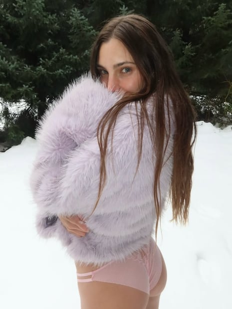 Macarena reinventa el romance con lencería delicada. Foto: Instagram @macabeso