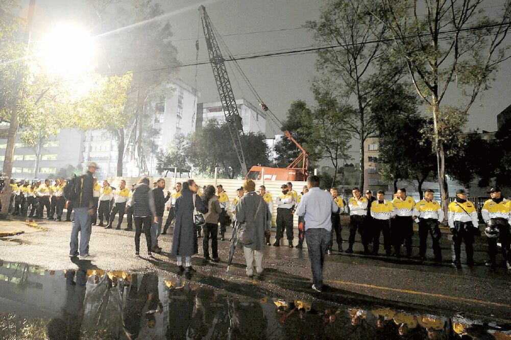 El colectivo No Deprimido Mixcoac se opone al proyecto porque derribarán 600 árboles en la zona (LUIS CARBAYO. CUARTOSCURO)