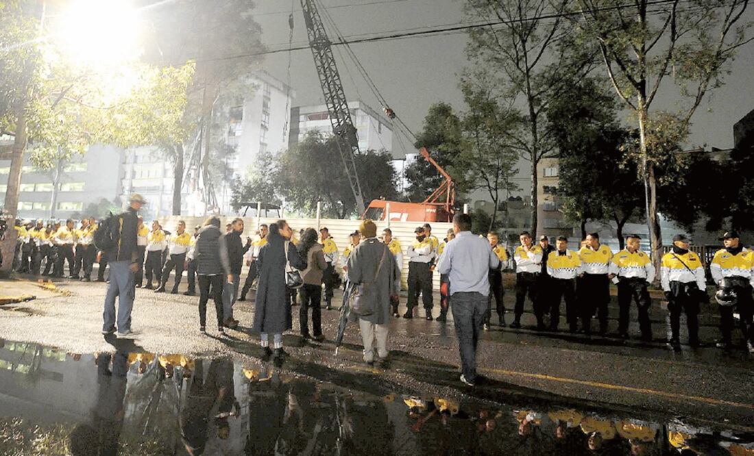 El colectivo No Deprimido Mixcoac se opone al proyecto porque derribarán 600 árboles en la zona (LUIS CARBAYO. CUARTOSCURO)