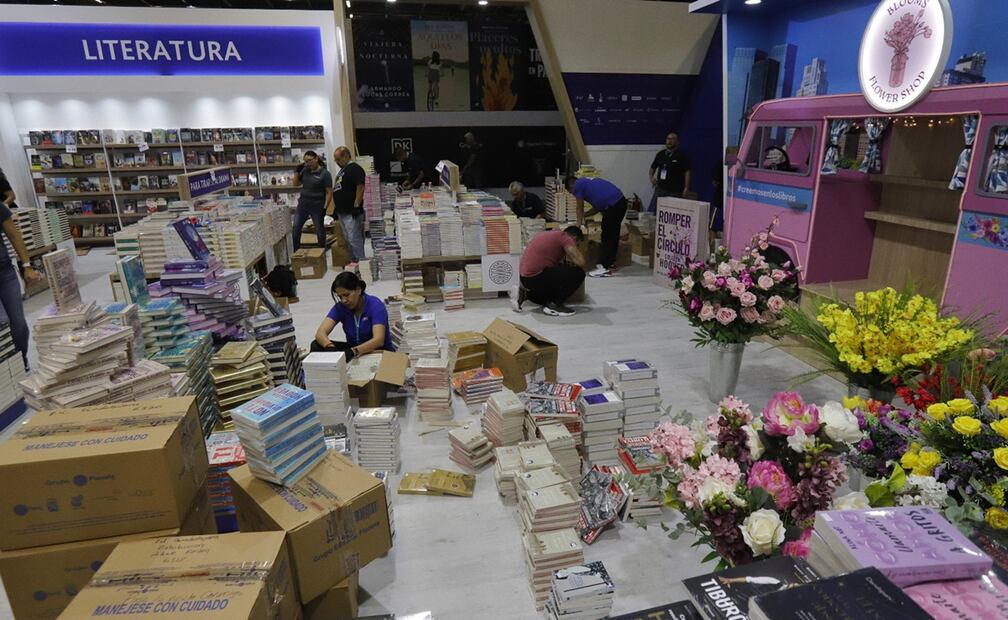 Guadalajara, Jalisco 24/11/2023 Aspectos del montaje de la feria internacional del libro de Guadalajara que se inaugurará el día de mañana. Foto: Fernanda Rojas/EL UNIVERSAL.