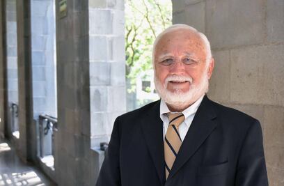 El hombre que tiene en sus manos 12 millones de vidas