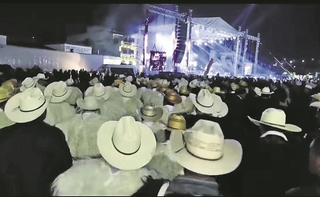 En los conciertos fue evidente la aglomeración de indígenas tzotziles, quienes no respetaron los protocolos sanitarios. Foto: Especial.