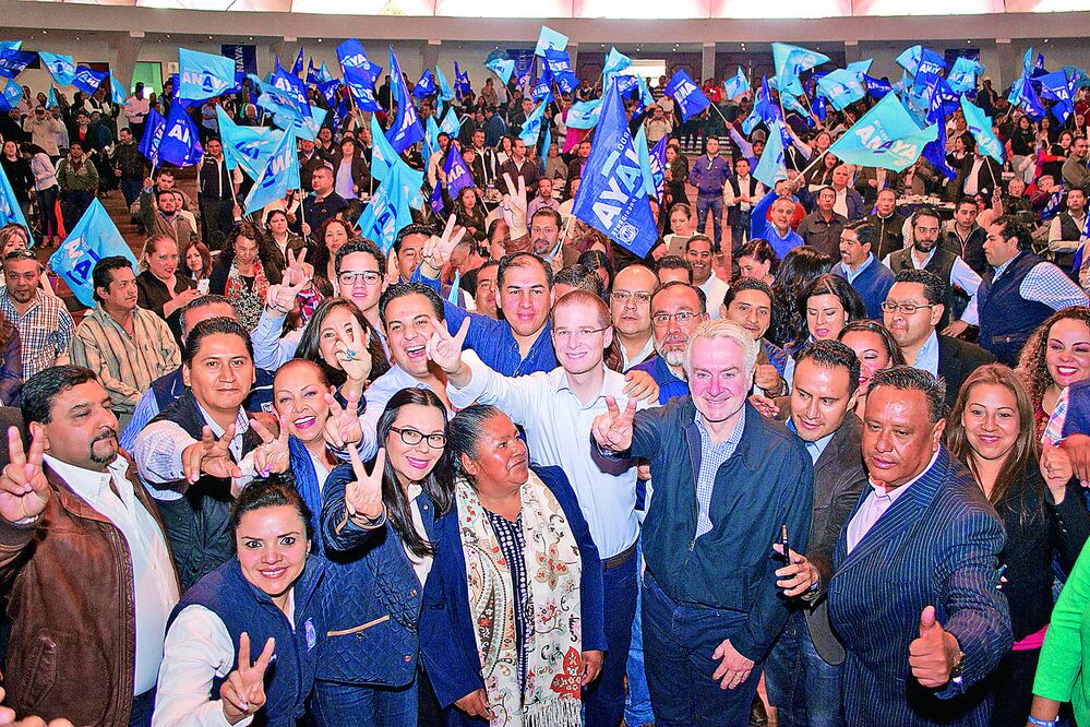 Ricardo Anaya Cortés, candidato a la dirigencia panista, dijo que el PAN sabrá combatir con fuerza los abusos y las desviaciones del PRI corrupto y corruptor (ESPECIAL)