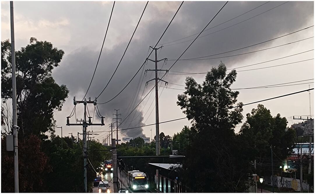 Incendio en Tultitlán. Foto: @aydeeherrera