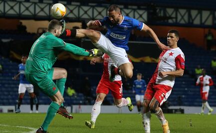 Portero recibe brutal patada en la cara en la Europa League