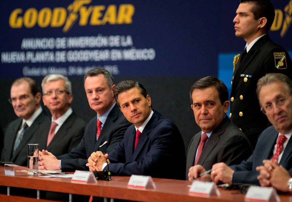 Anuncio por parte de directivos de Goodyear, el presidente Peña Nieto, y funcionarios de México y EU, en abril pasado (ARCHIVO EL UNIVERSAL)