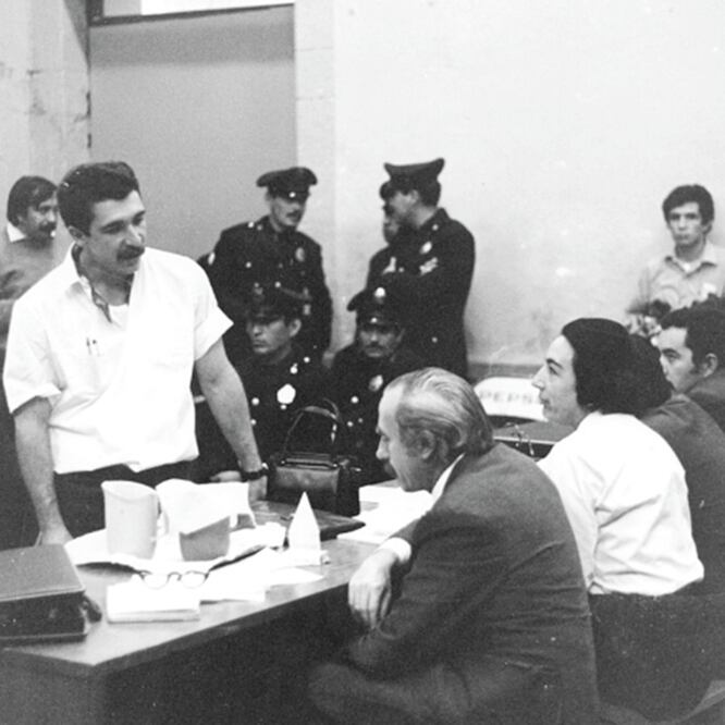 Raúl Álvarez Garín en la cárcel de Lecumberri, al momento de hacer su declaración ministerial. (FOTOS: ARCHIVO GENERAL DE LA NACIÓN)