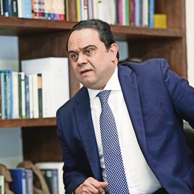 El comisionado presidente del Inai, Francisco Javier Acuña Llamas, expresó su preocupación por que en la primera consulta no se cuidó la información sensible de un millón de ciudadanos. Foto: ARCHIVO EL UNIVERSAL