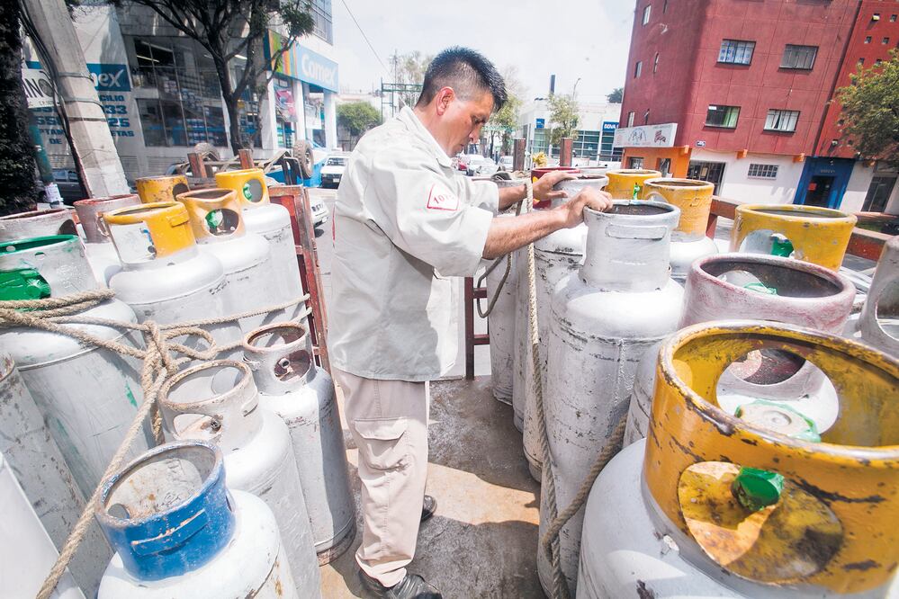 Entre los bienes y servicios cuya alza incidió más en la inflación estuvo el gas doméstico LP. Foto: Archivo