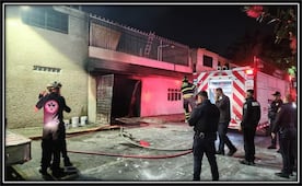 Bomberos sofocan incendios en dos árboles durante festejos del Grito; se indaga si fueron provocados por pirotecnia