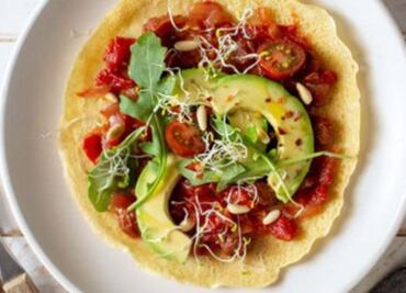 La cena rica en proteínas que te ayuda a evitar la inflamación estomacal, según nutricionista