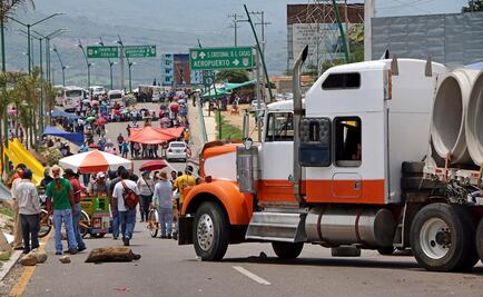 Gobierno de Chiapas llama a docentes a levantar bloqueos
