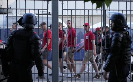 Aficionados del Liverpool burlan la seguridad y retrasan la final de la Champions League