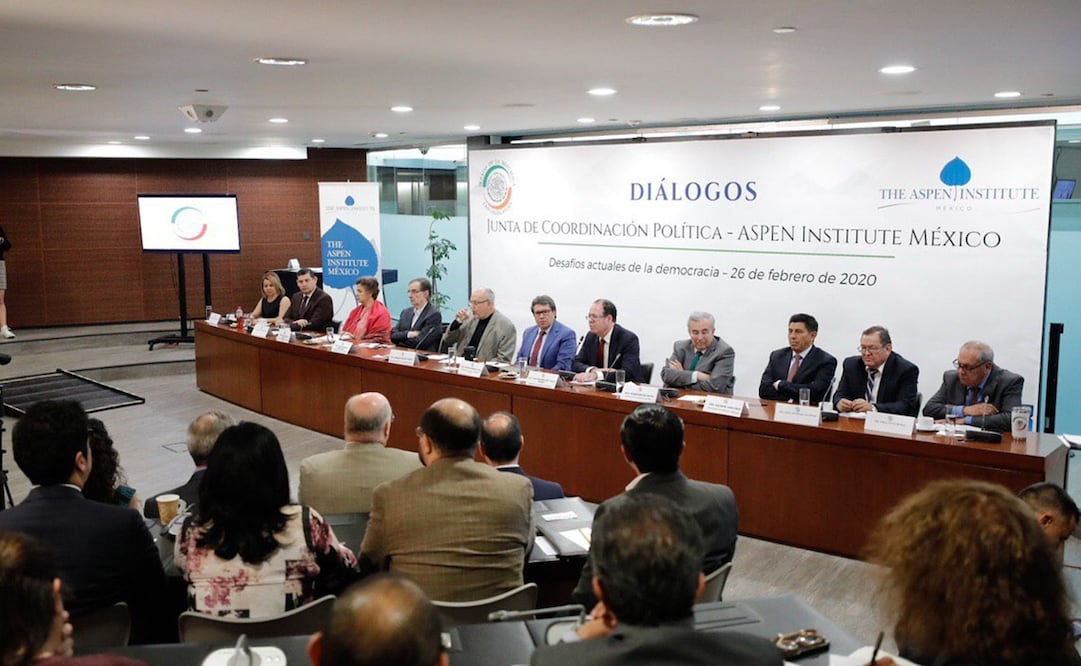 Encuentro académico sobre democracia y sus desafíos, en la serie de diálogos organizados por la Jucopo del Senado / Tomada de Twitter @RicardoMonrealA