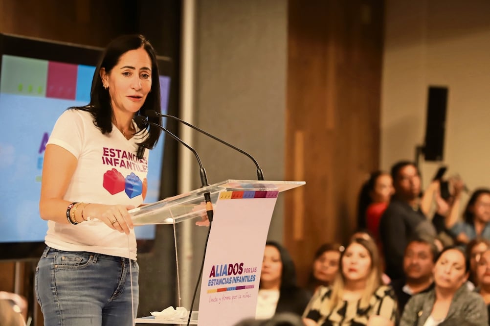 La edil de Álvaro Obregón informó que recolección de firmas durará tres meses y que posteriormente serán llevadas al Gobierno de la Ciudad de México y al gobierno federal para exigir el regreso de las estancias infantiles. Foto: Berenice Fregoso | El Universal