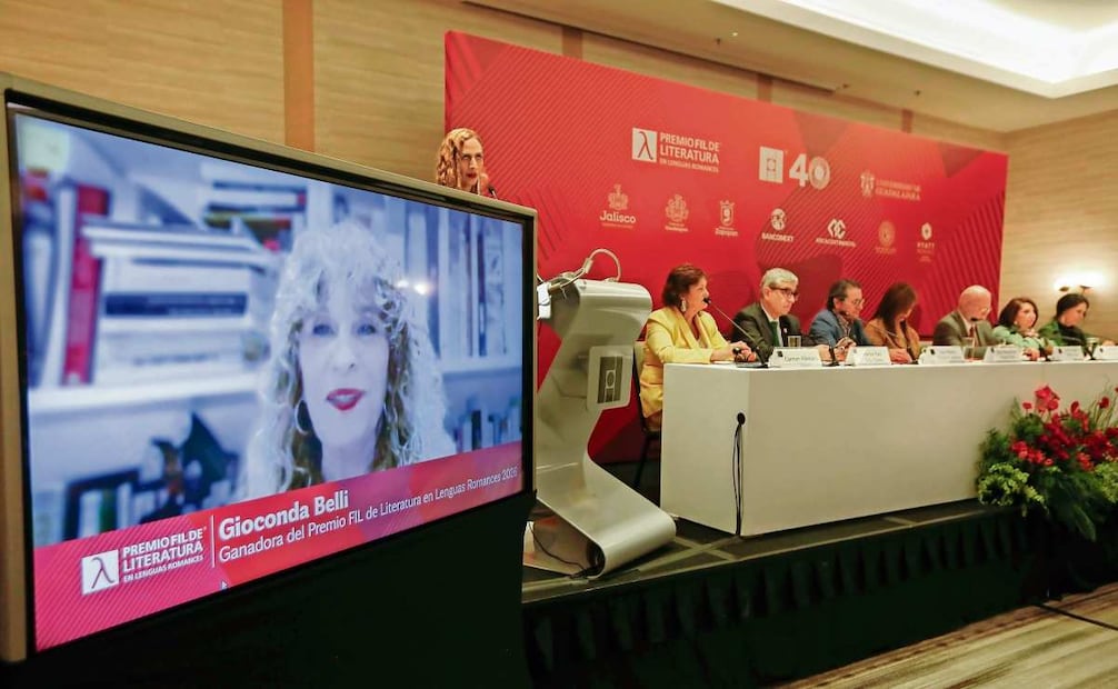 Tras el anuncio oficial del galardón, Belli fue enlazada a través de una videoconferencia para dialogar con la prensa. EFE/Francisco Guasco