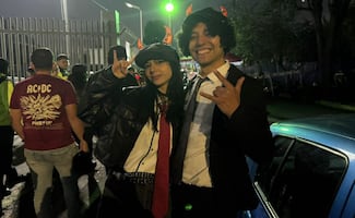 Entre cuernos y largas filas; fans de AC/DC toman el Estadio GNP para el regreso de la banda