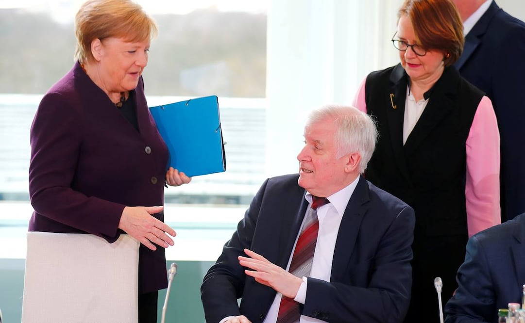 Angela Merkel y el ministro de Interior, el socialcristiano bávaro Horst Seehofer (Foto: Reuters)