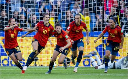 España sufre y remonta ante Sudáfrica en su debut mundialista