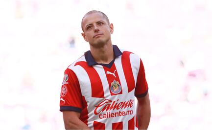 Chicharito Hernández se va sin gol en su primer partido como titular con Chivas