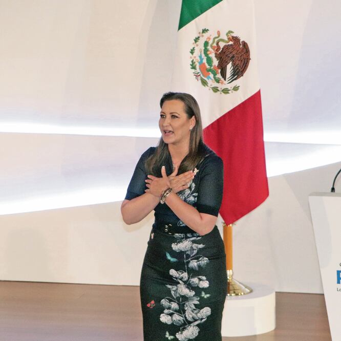 La gobernadora Martha Érika Alonso dio un mensaje ante la clase política, económica y religiosa de Puebla, en el que se mostró abierta al diálogo. OMAR CONTRERAS. EL UNIVERSAL