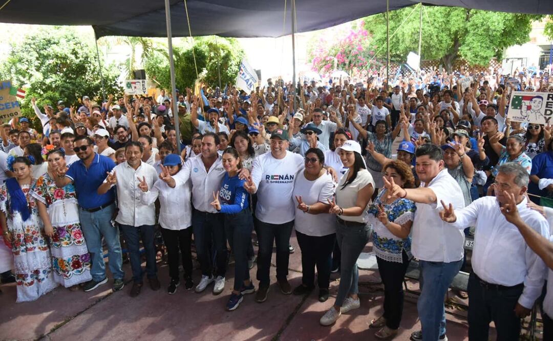 El aspirante panista al gobierno de Yucatán Renán Barrera Concha, visitó Acanceh en donde aseguró habrá recursos para los campesinos y jovenes. Foto Especial