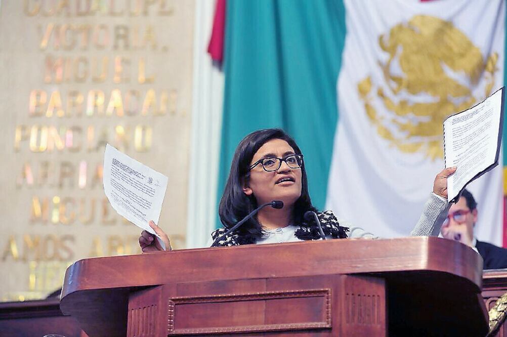 Aleida Alavez, diputada de Morena, dijo que con la ley aprobada el Sistema de Aguas de la Ciudad de México operará de forma discrecional. (ANDREA MURCIA. CUARTOSCURO)