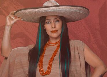 Lila Downs recibe reconocimiento como mujer ejemplo e inspiración